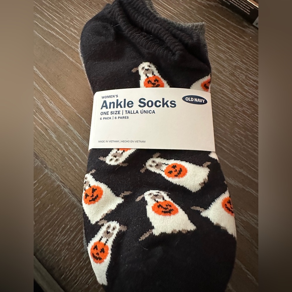 Brand New!! Women’s Halloween Socks one size old navy